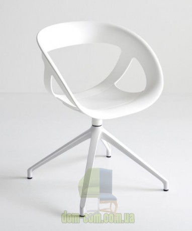 Комфортное поворотное кресло Gaber Moema L V U