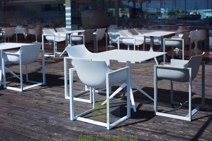 Кресло Vondom Wall Street от Eugeni Quitllet