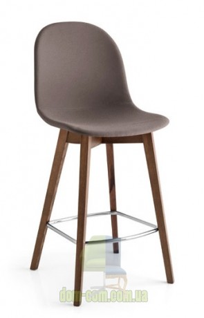 Полубарный стул на  деревянных ножках Connubia Academy CB/1672 