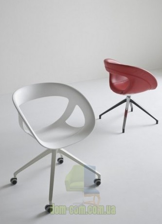 Комфортное офисное кресло Gaber Moema 5R 05R UR