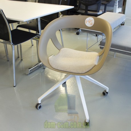 Комфортное офисное кресло Gaber Moema 5R 05R UR