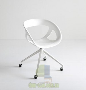 Комфортное офисное кресло Gaber Moema 5R 05R UR