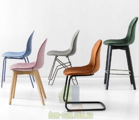 Барный стул на  деревянных ножках Connubia Academy CB1673 