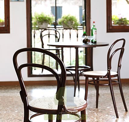 Стол Ton 152 (421 152)