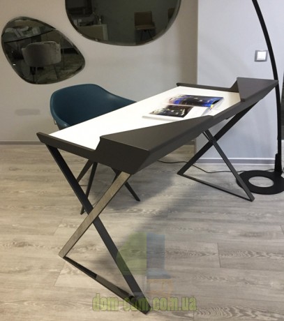 Дизайнерский письменный стол Cattelan Italia Qwerty
