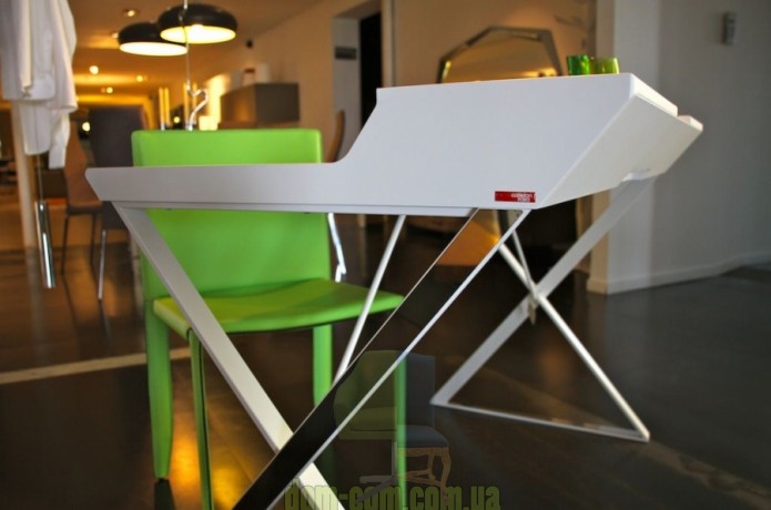 Дизайнерский письменный стол Cattelan Italia Qwerty