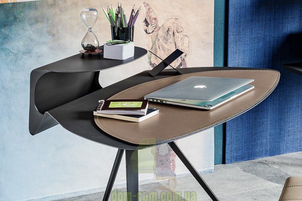 Небольшой дизайнерский письменный стол Cattelan Italia Storm
