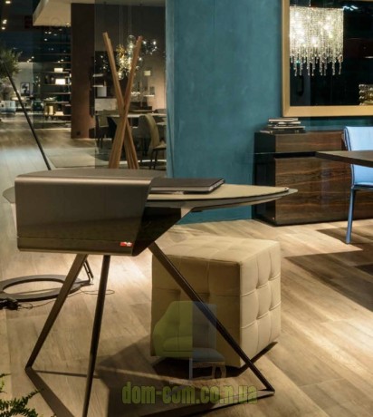 Небольшой дизайнерский письменный стол Cattelan Italia Storm