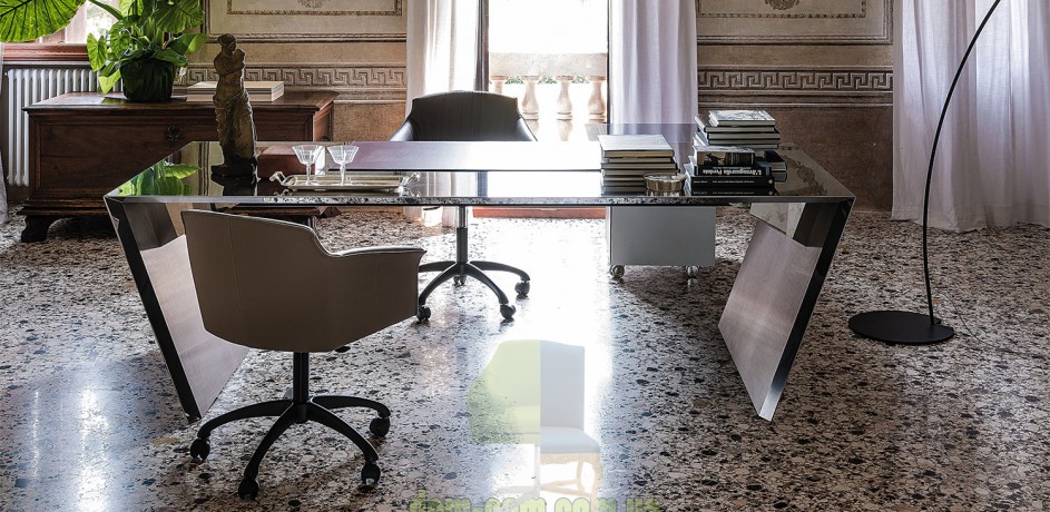 Эффектный большой письменный стол Cattelan Italia Vega
