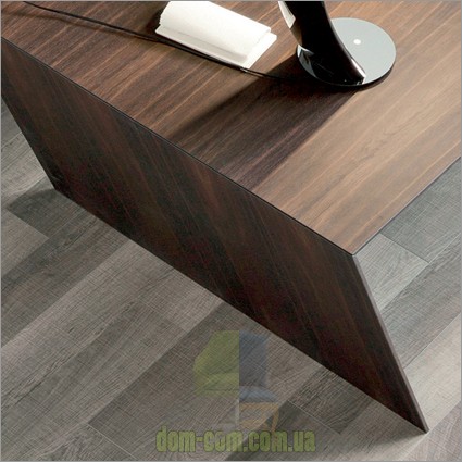 Эффектный большой письменный стол Cattelan Italia Vega