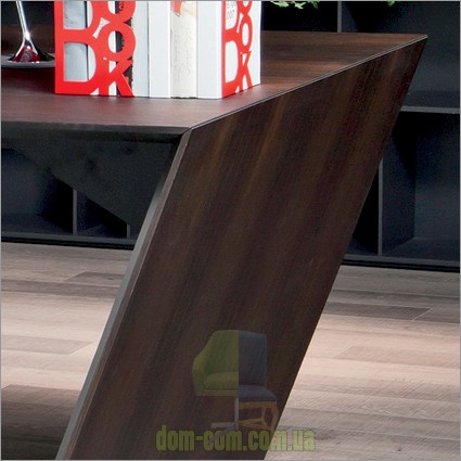 Эффектный большой письменный стол Cattelan Italia Vega