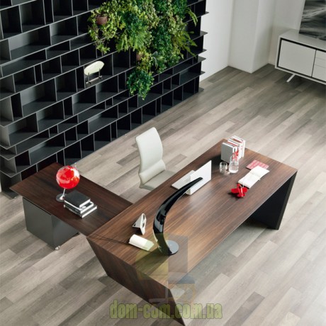 Эффектный большой письменный стол Cattelan Italia Vega