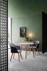 Уютное кресло на деревянных ножках Gaber MANAA 