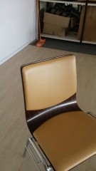 Стул из гнутой фанеры с мягким сиденьем Delta Campus M