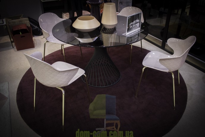 Круглый стол на необычной ноге Calligaris Vortex CS/4108RD 120V 