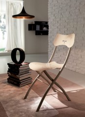 Небольшой прозрачный складной стул Ozzio Italia Opla