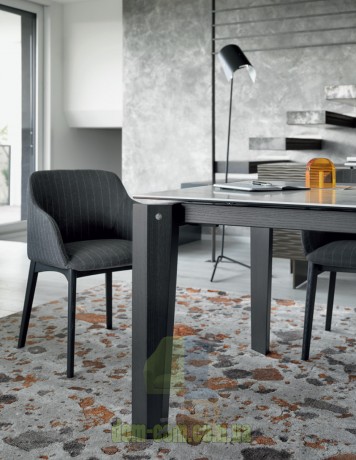 Стильный обеденный стол Calligaris Alpha