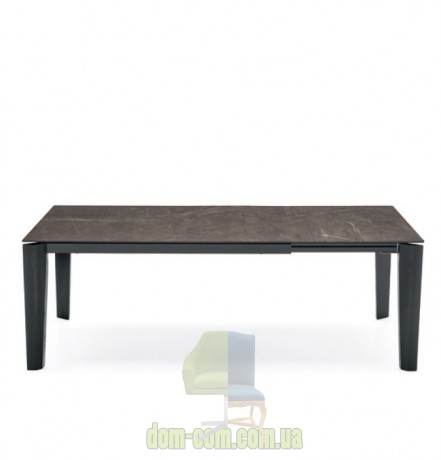 Стильный обеденный стол Calligaris Alpha