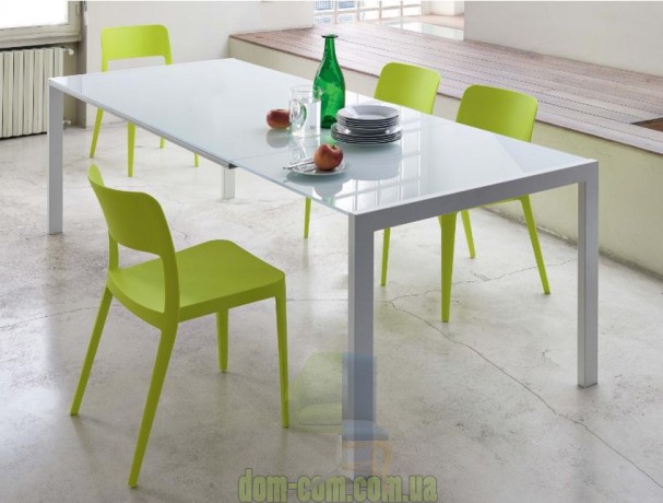 Обеденный стол на металлическом каркасе Midj Opla