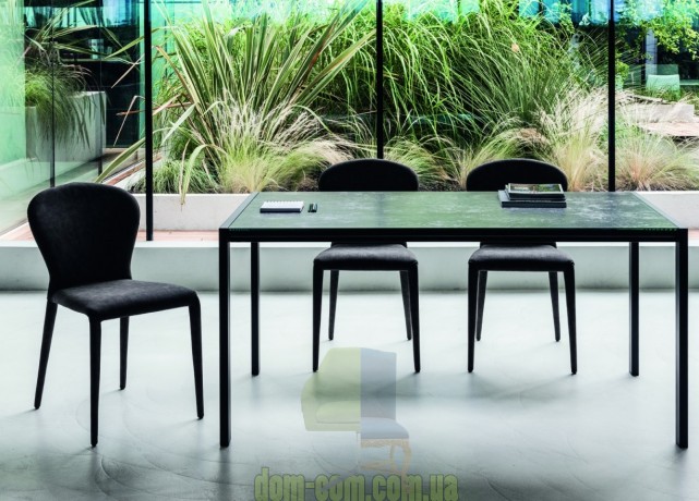 Обеденный стол на металлическом каркасе Midj Opla