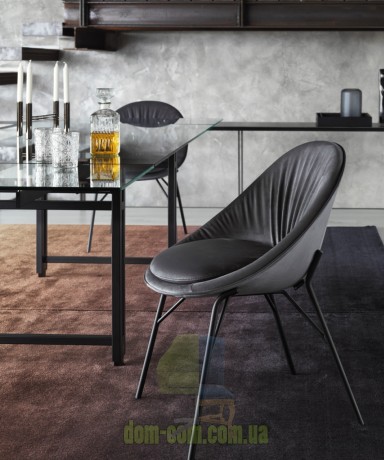 Обеденный стол в индустриальном стиле Calligaris Berlin