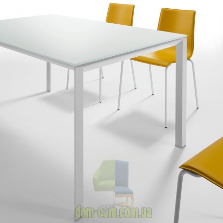 Лаконичный обеденный стол Midj Klass