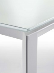 Лаконичный обеденный стол Midj Klass