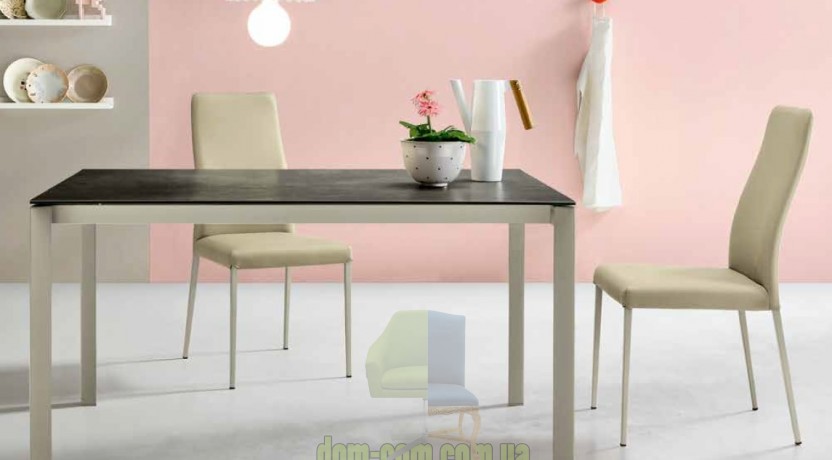 Лаконичный обеденный стол Midj Klass