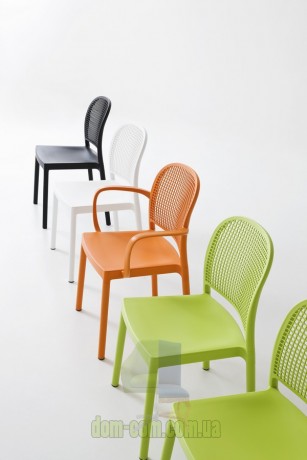 Стул с красивыми мягкими линиями Gaber PANAMA