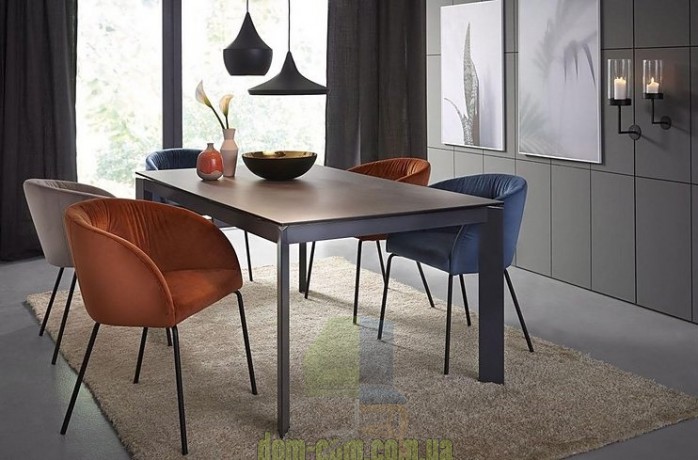 Небольшое мягкое кресло на металлических ножках Сonnubia Rosie CB/1901