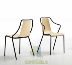 Металлический стул сидением из фанеры Midj Ola