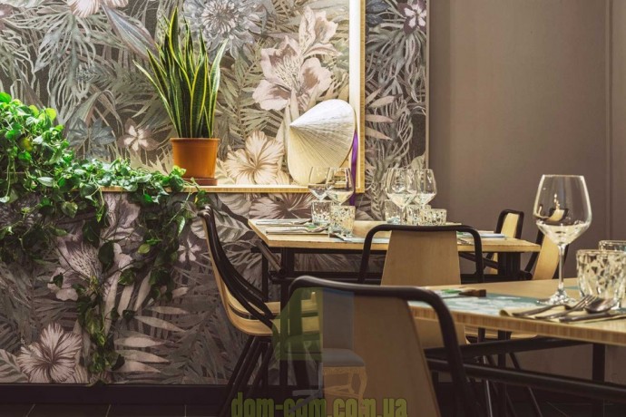 Металлический стул сидением из фанеры Midj Ola