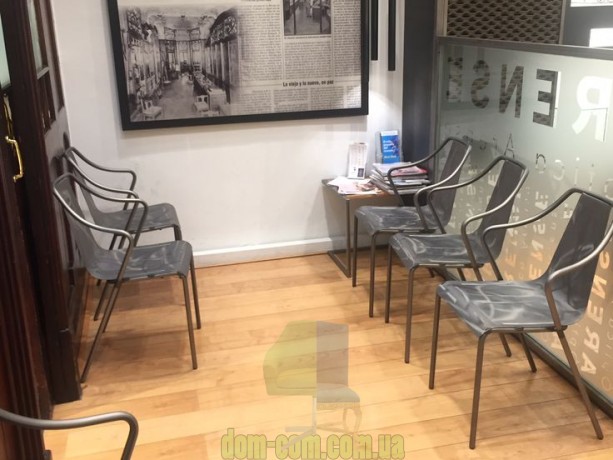 Стильный металлический стул с подлокотниками Midj Ola