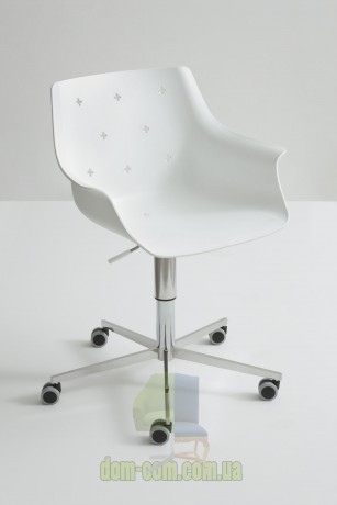 Поворотное кресло на 5-ти луевой базе Gaber MORE