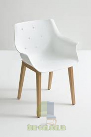 Кресло на деревянных ножках Gaber MORE 