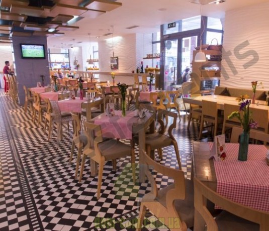 Стул с деревянной рельефной спинкой Cizeta Sendy 152 1SE 2SE