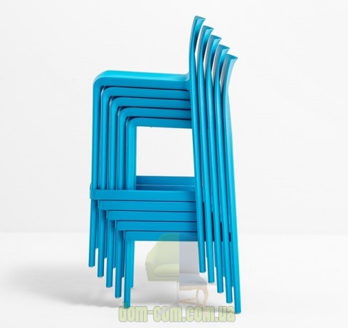 Штабелируемый барный стул Pedrali Volt 677 678