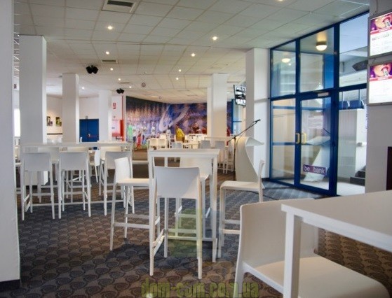 Штабелируемый барный стул Pedrali Volt 677 678