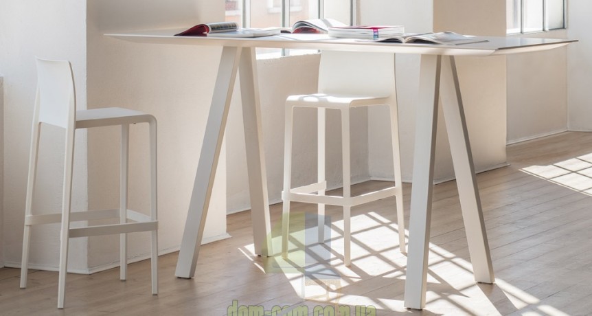 Штабелируемый барный стул Pedrali Volt 677 678