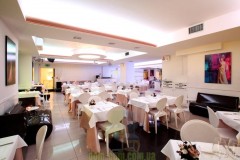 Дизайнерский стул с круглой спинкой  Cizeta Sendy 152  T SE