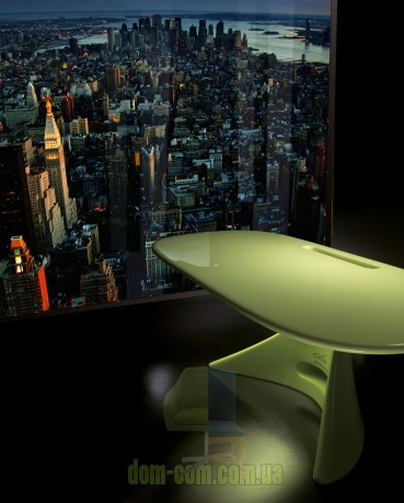 Футуристический стол для руководителя Zero Della Rovere