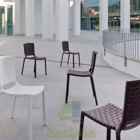 Плетеный пластиковый стул Pedrali Tatami 305