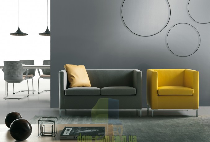 Маленький диван для помещений с ограниченным пространством Sesta QUADRO