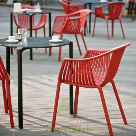 Плетеное пластиковое кресло Pedrali Tatami 306