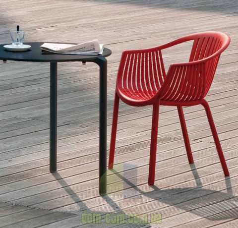 Плетеное пластиковое кресло Pedrali Tatami 306