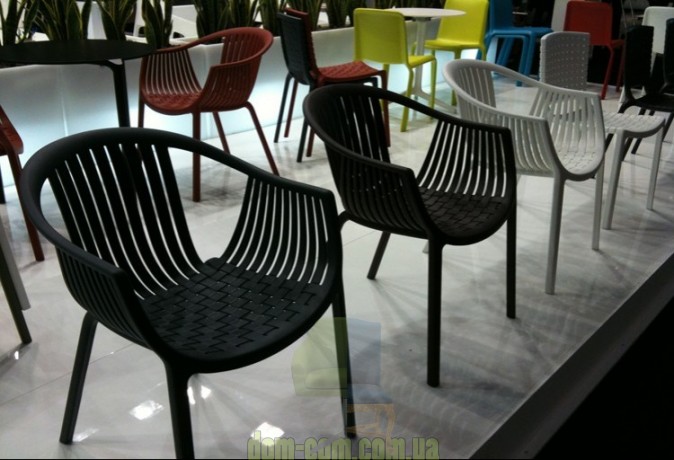 Плетеное пластиковое кресло Pedrali Tatami 306