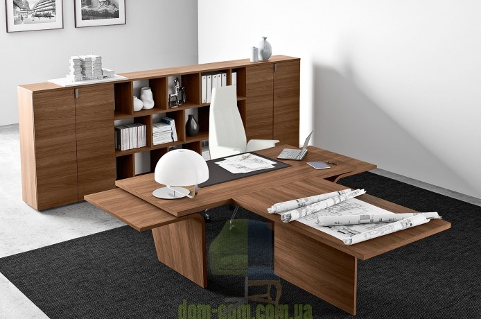 Стол для кабинета Larus Della Rovere