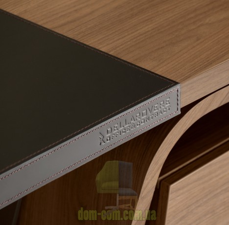 Стол для кабинета Larus Della Rovere