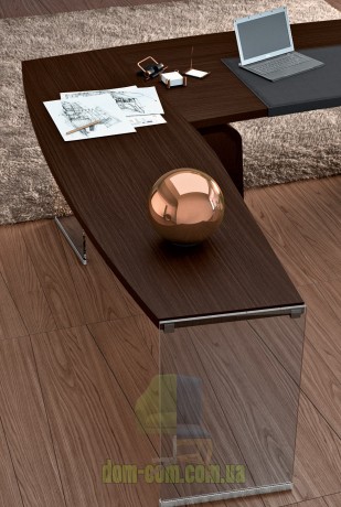 Стол для кабинета Larus Della Rovere