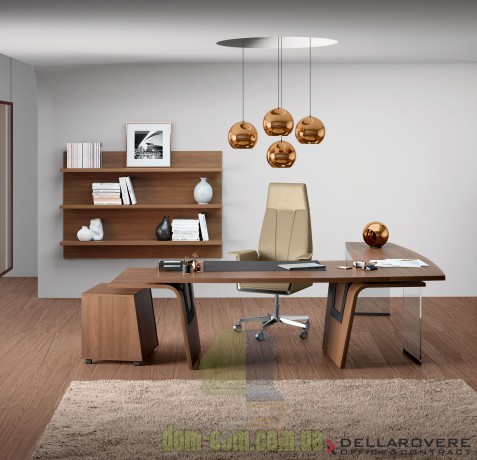 Стол для кабинета Larus Della Rovere